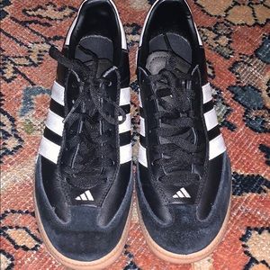 Black Adidas SAMBA